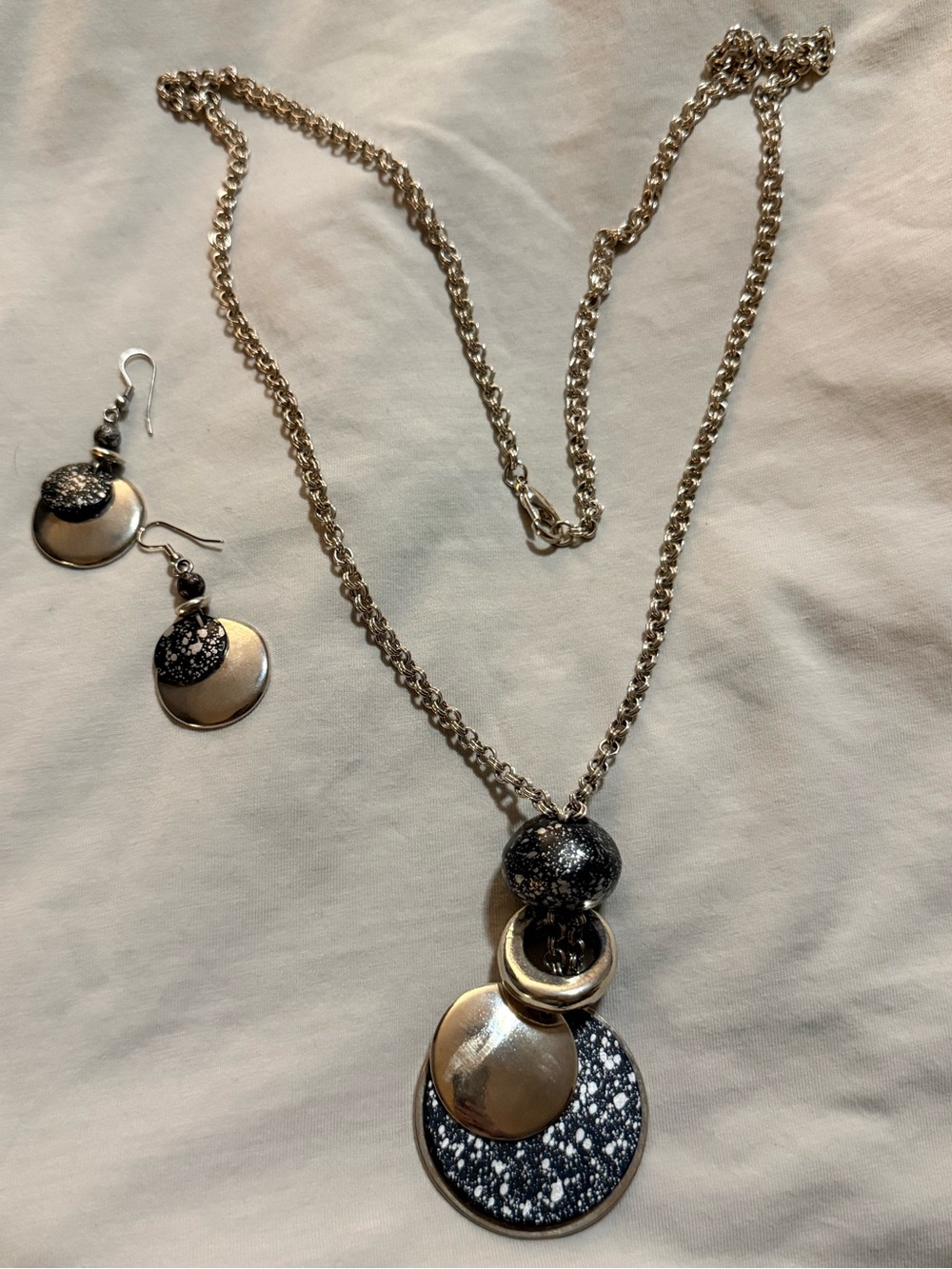 Silver Tone Black White Speckled Disc Pendant Necklace & Dangle Earrings Set